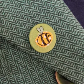 bee - pretty badge