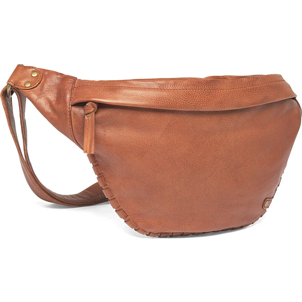 Bumbag with delicate edge stitching / 16186 - Cognac