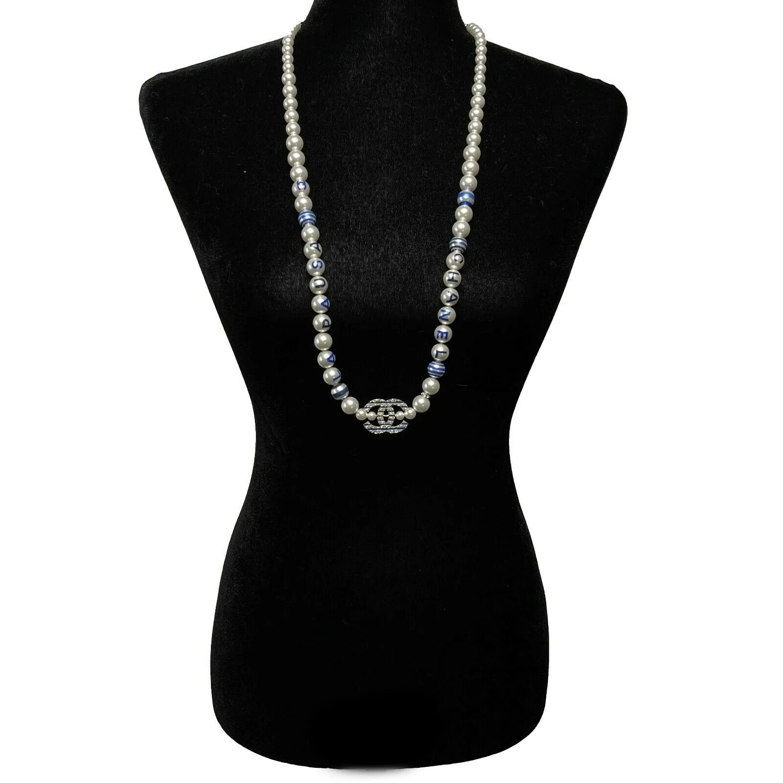 CHANEL - 19C - 2019 Cruise - La Pausa Glass Pearl CC Long - White Blue Necklace