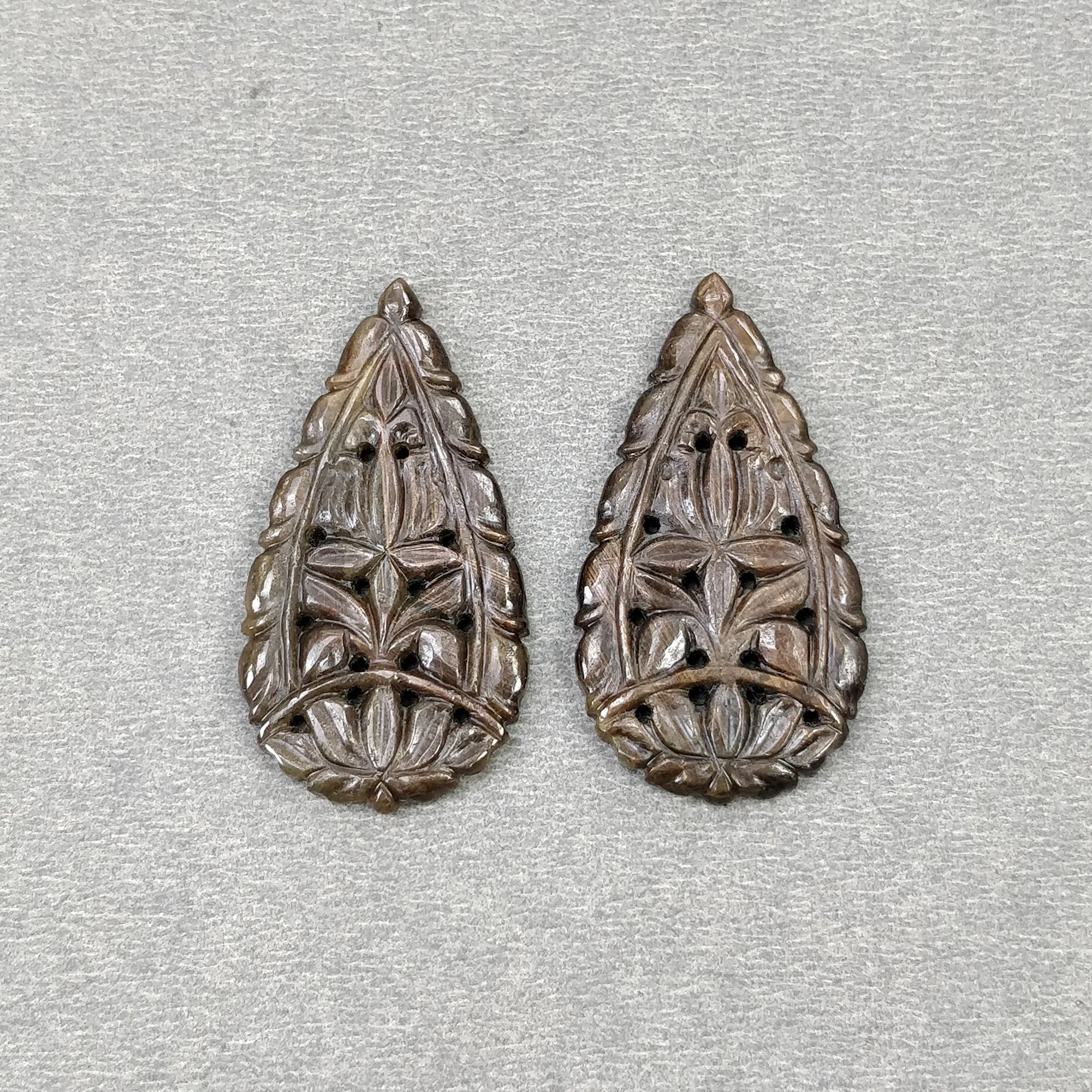 GOLDEN BROWN Chocolate Sheen SAPPHIRE Gemstone Carving : 49.00cts Natural Untreated Sapphire Hand Carved Pear 37.5*20mm Pair (With Video)