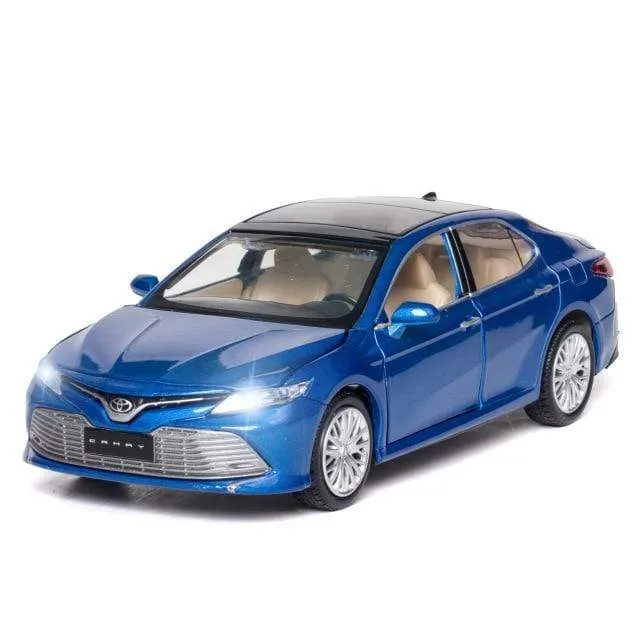 New 1:32 Toyota Eighth Generation 8 Camry Simulation Car Model Alloy Car Model Toy Car Decoration Boy Birthday Gift Collection