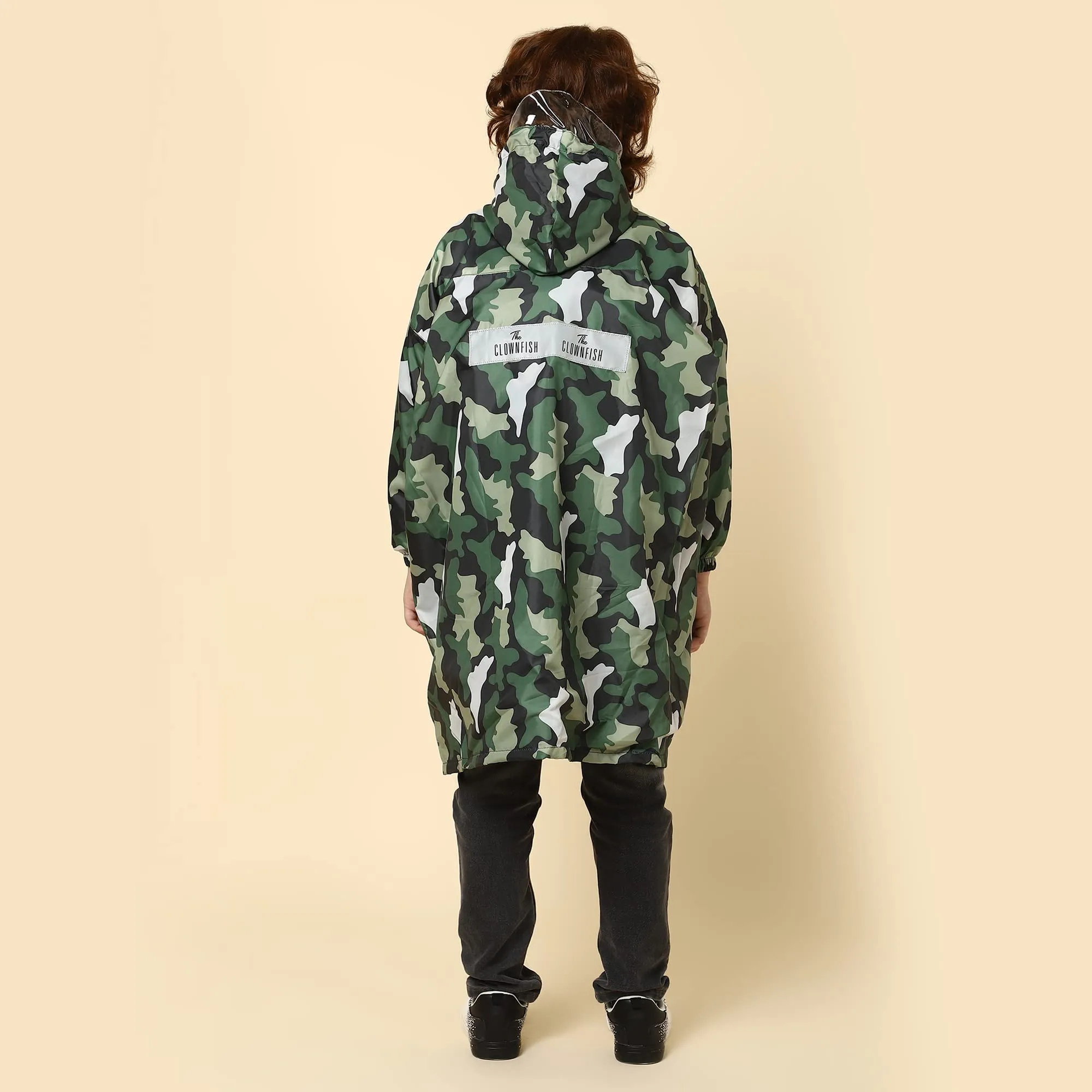 THE CLOWNFISH Boy Cannon Series Kids Waterproof Nylon Double Coating Reversible Longcoat With Hood And Reflector Logo At Back. Printed Plastic Pouch. Kid Age-8-9 Years (Green Camo)